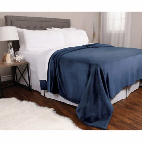 Charisma Other - Charisma Plush Cozy Ultra Soft Blanket King - NWOT